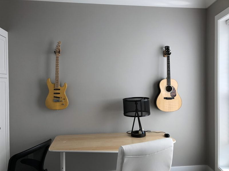 Hang Artwork